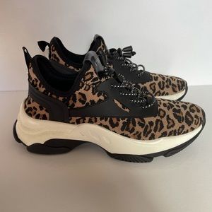 Steve Madden woman’s Myles Sneakers size 7.5